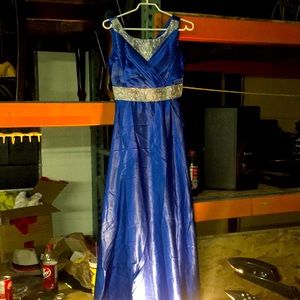 Fashionmia long beautiful dress satin finish size large